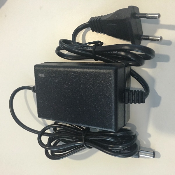 ILLUMAXX napěťový zdroj plastové pouzdro 24W 12V IP20 desktop
