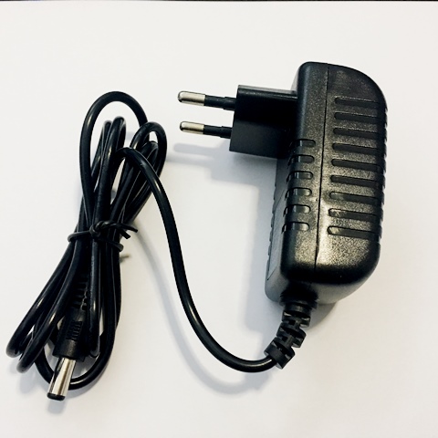 ILLUMAXX napěťový zdroj adaptér do zásuvky 24W 12V 2A IP20