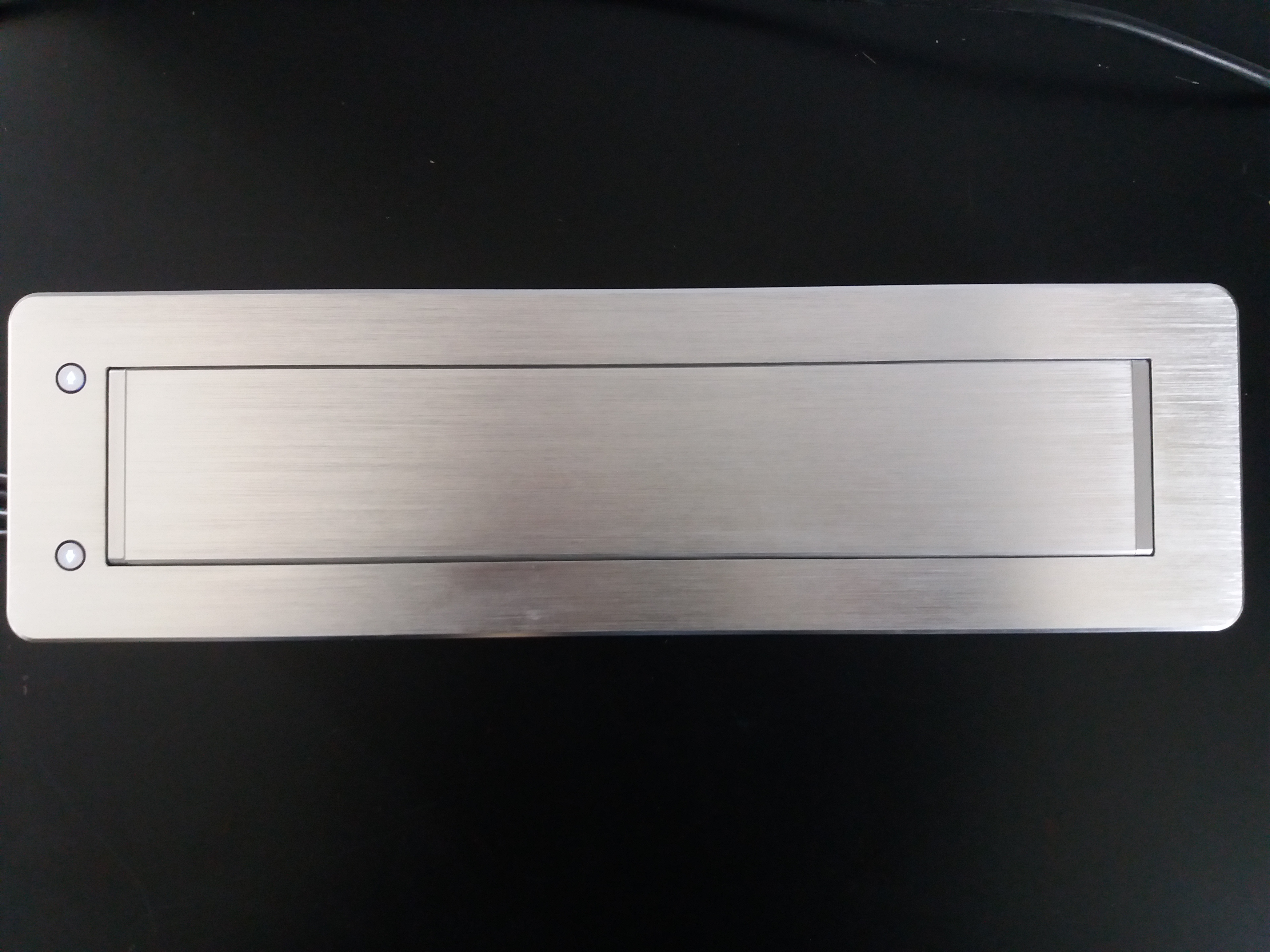 Elektrická zásuvka 3x230V+2xRJ45+1x HDMI vestavná. broušený nerez, oblé hrany s kabelem