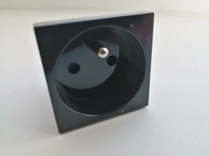 Výklopná elektrická vestavná zásuvka - MODULOVÝ SYSTÉM - modul 230V černý