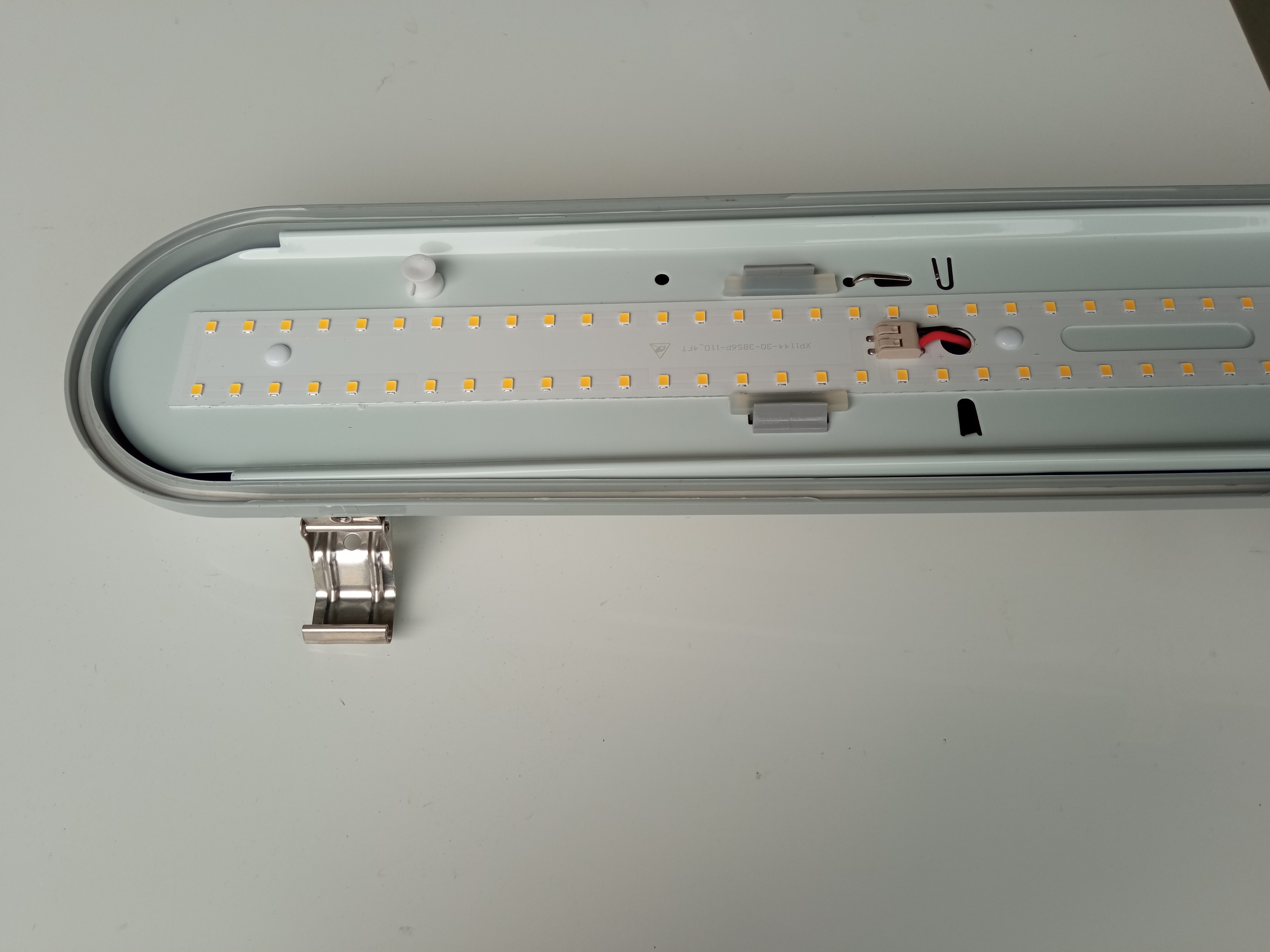 LED prachotěsné svítidlo 40W 6000lm PC 4000K