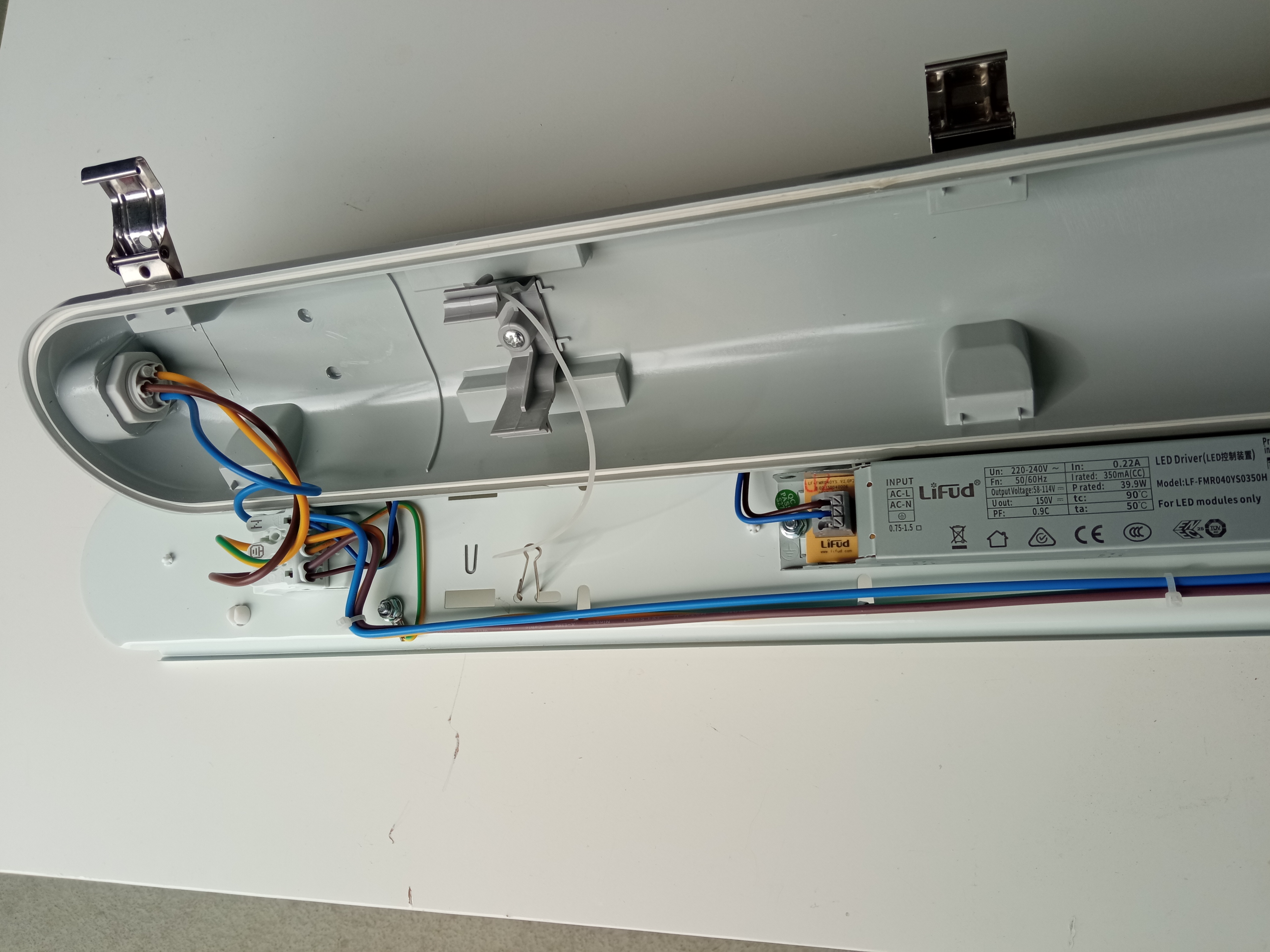 LED prachotěsné svítidlo 40W 6000lm PC 4000K