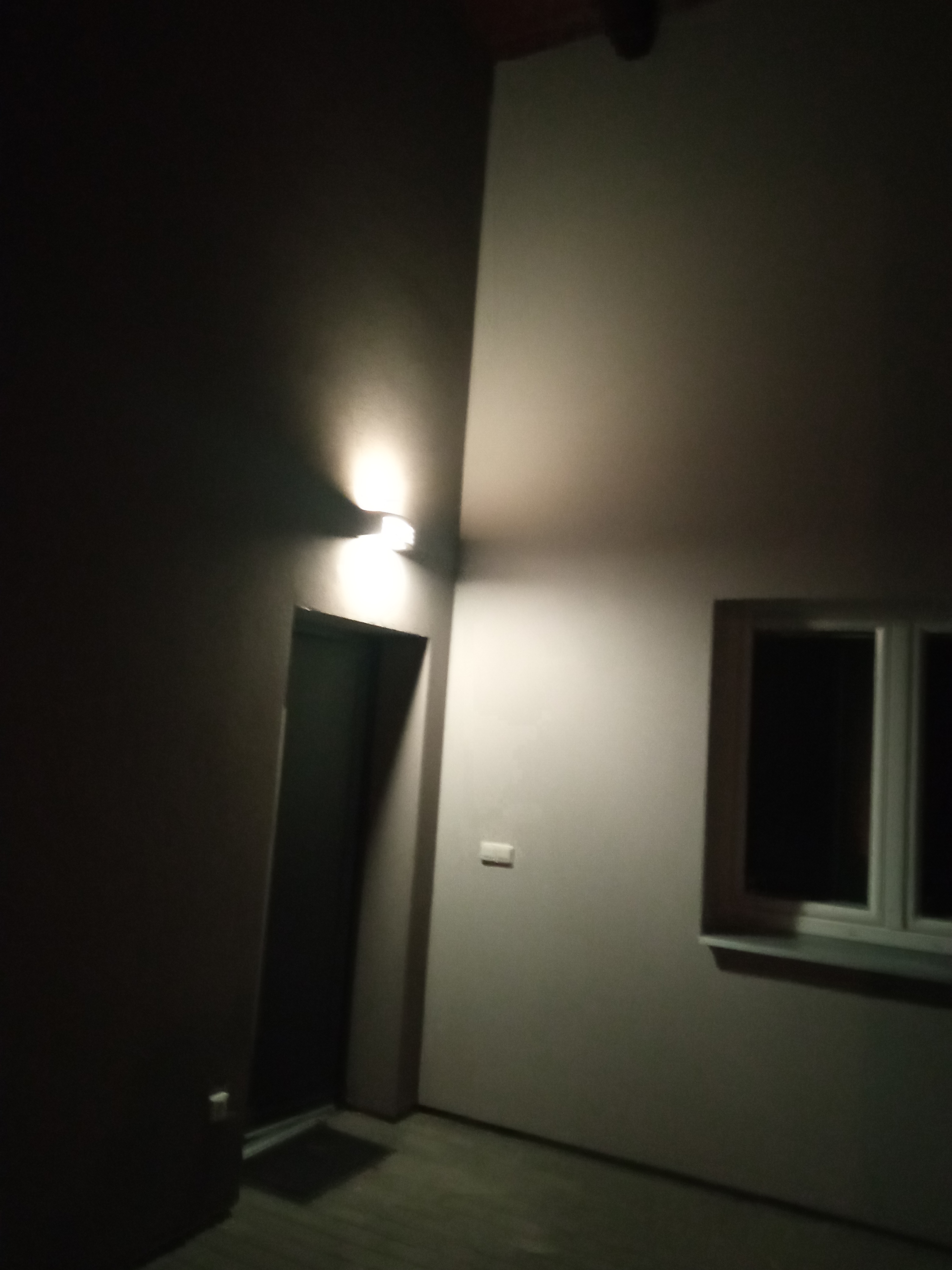 Svítidlo fasádní venkovní nástěnné CORSO šedé /IP54/