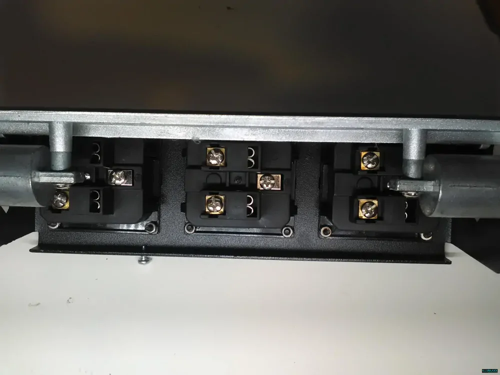 Výklopná zásuvka do pracovní desky ORNO OR-AE-1371/B, 3x zásuvka 230V, černá